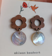Load image into Gallery viewer, Wood Flower/Shell
